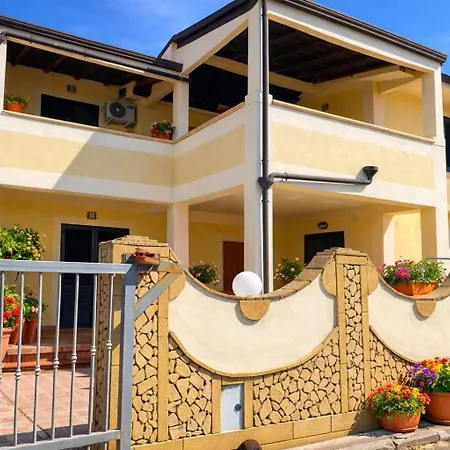 בית נופש Cala Greca Vacanze